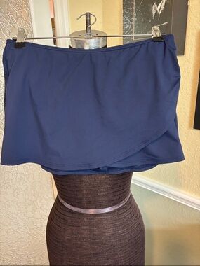 Lands End Navy Blue Womens Swim Skirt. Size 8